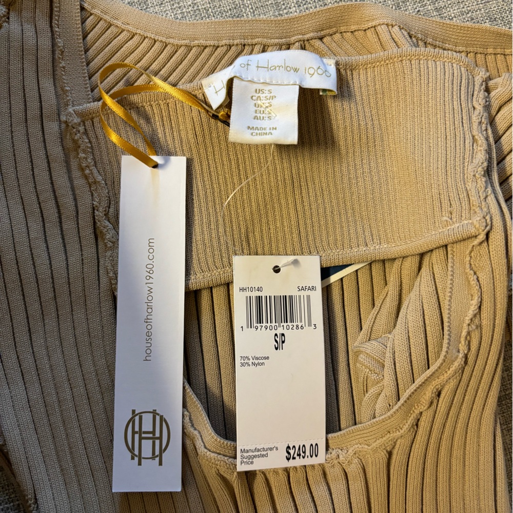 Brand New House of Harlow 1960 Sexy Dress, size Small. New with Tags, Very Sexy - Picture 3 of 5